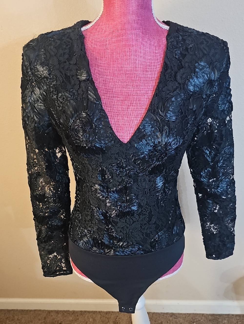 Dark Green Floral Lace V-Neck Long Sleeve Bodysuit Express, Size M